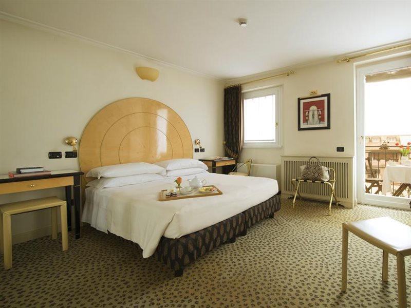 Hotel Gregoriana Рим Екстериор снимка